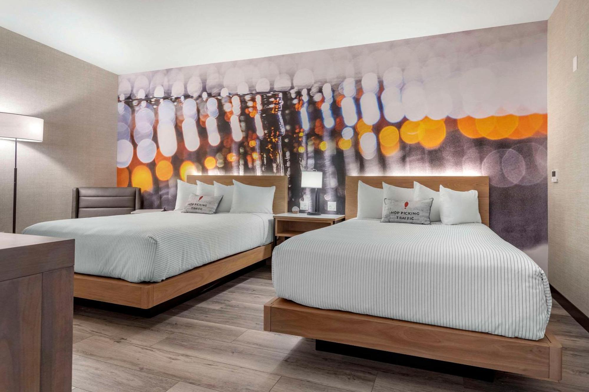 Cambria Hotel Portland Downtown Old Port ภายนอก รูปภาพ