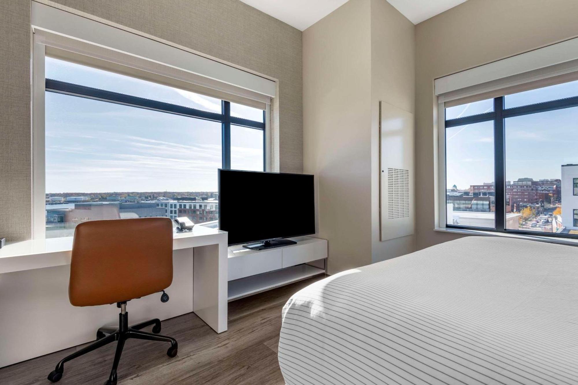 Cambria Hotel Portland Downtown Old Port ภายนอก รูปภาพ