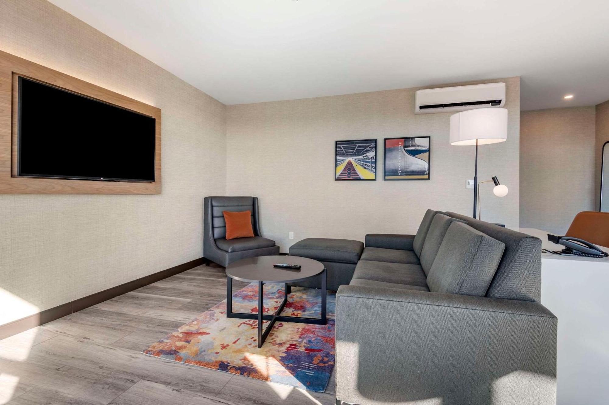 Cambria Hotel Portland Downtown Old Port ภายนอก รูปภาพ