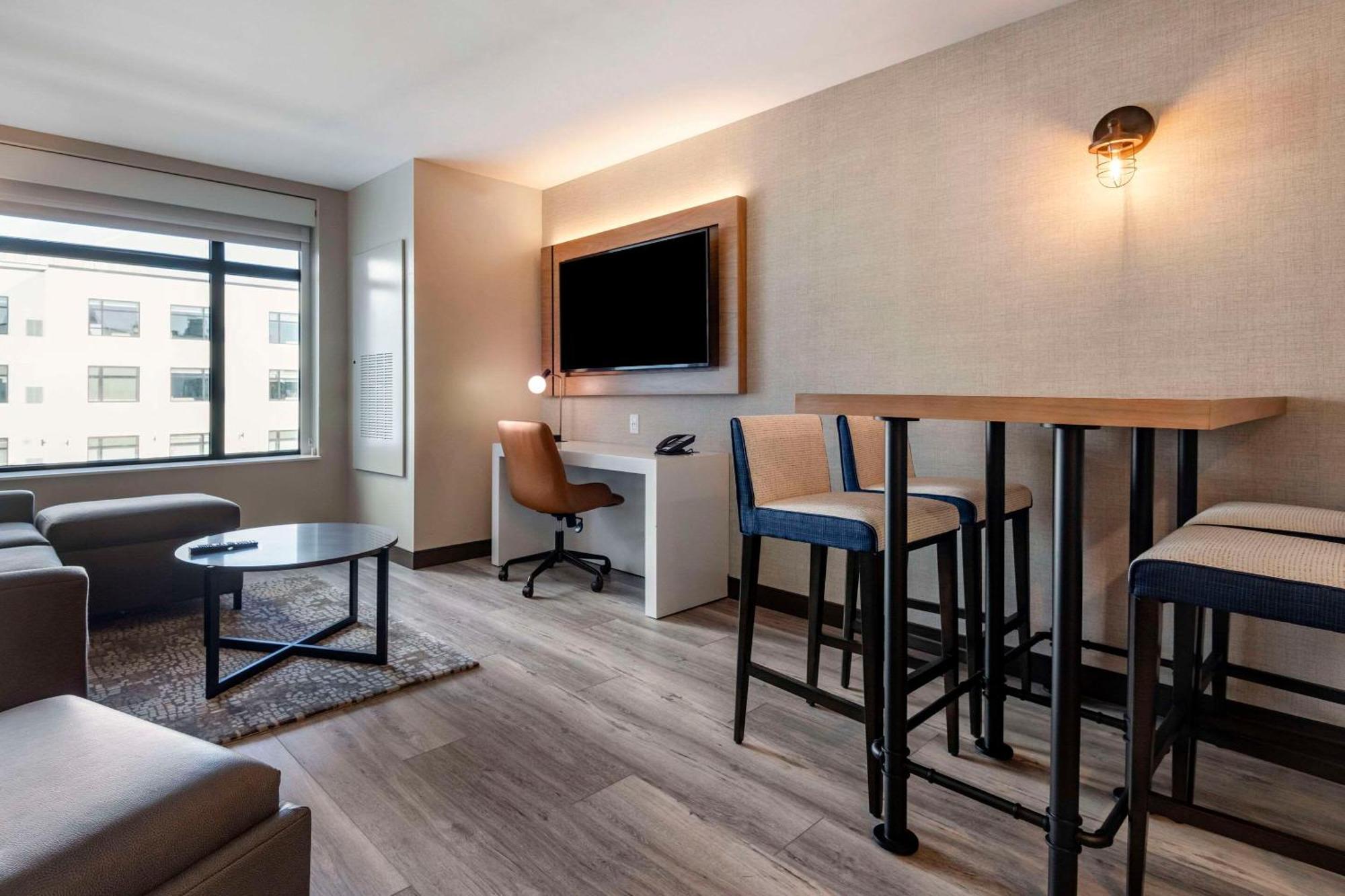 Cambria Hotel Portland Downtown Old Port ภายนอก รูปภาพ