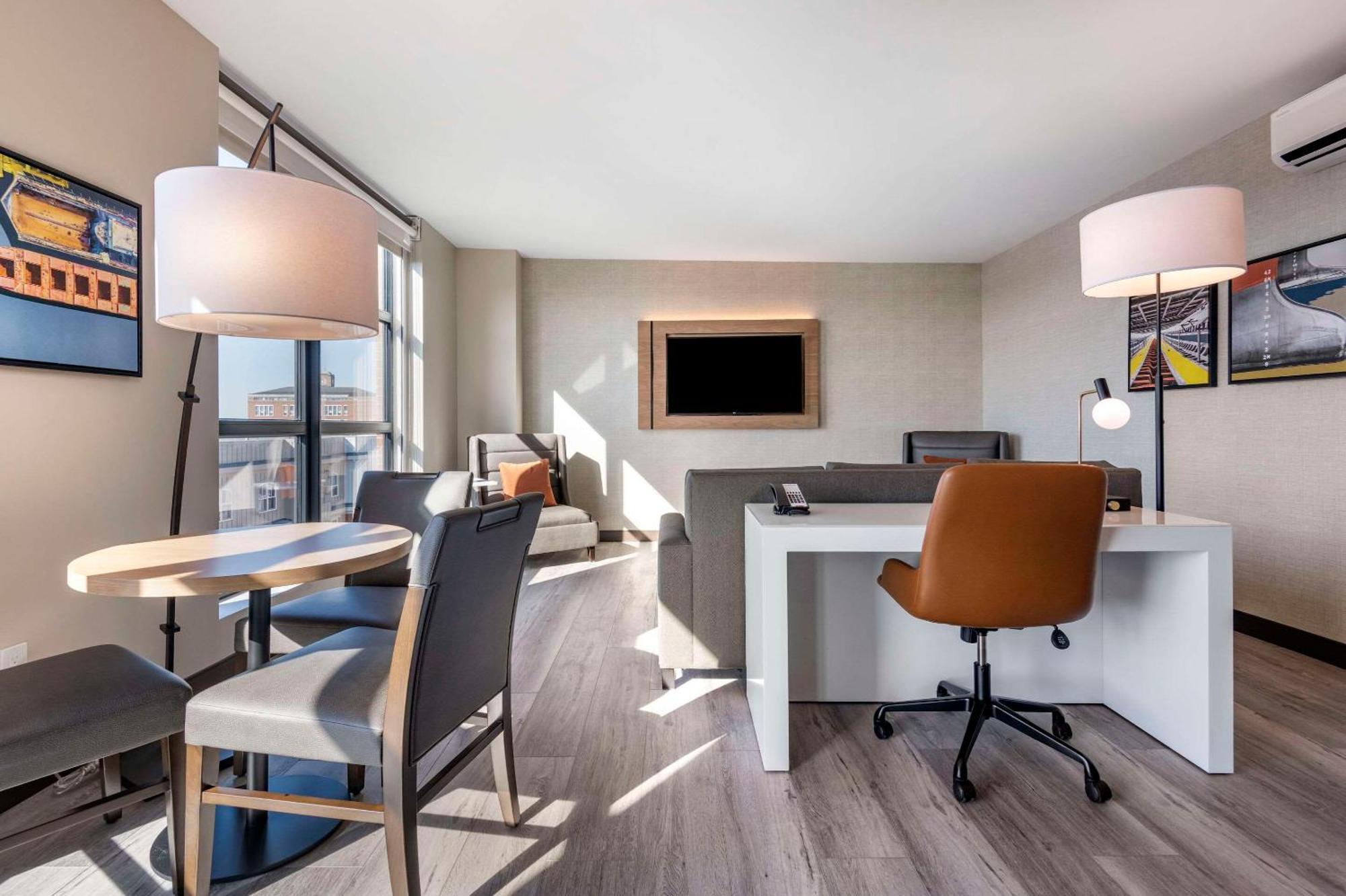Cambria Hotel Portland Downtown Old Port ภายนอก รูปภาพ