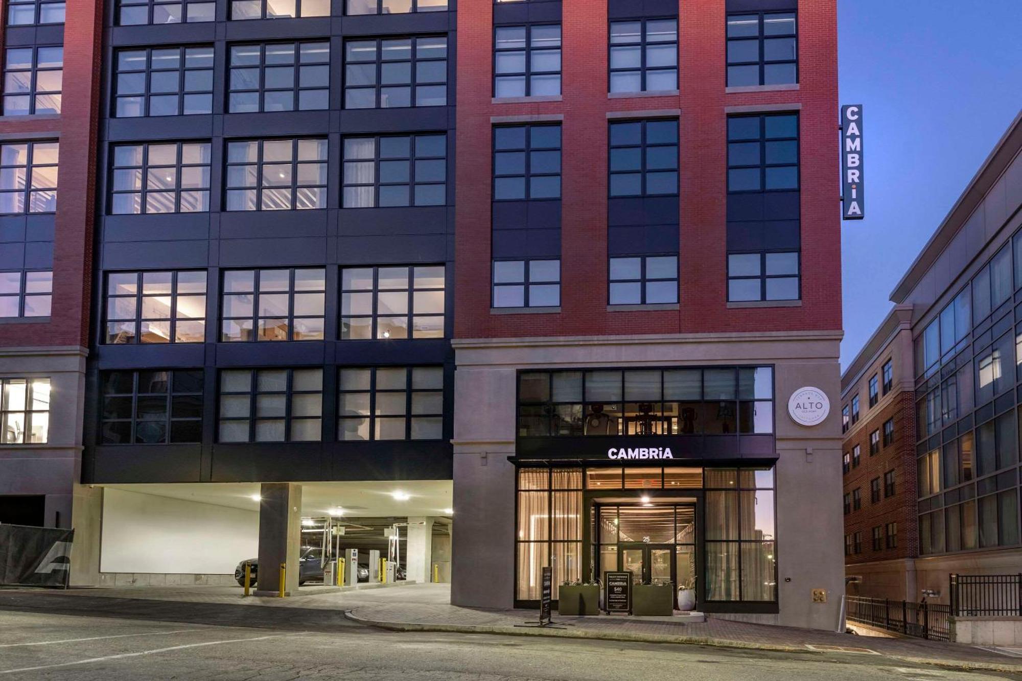 Cambria Hotel Portland Downtown Old Port ภายนอก รูปภาพ